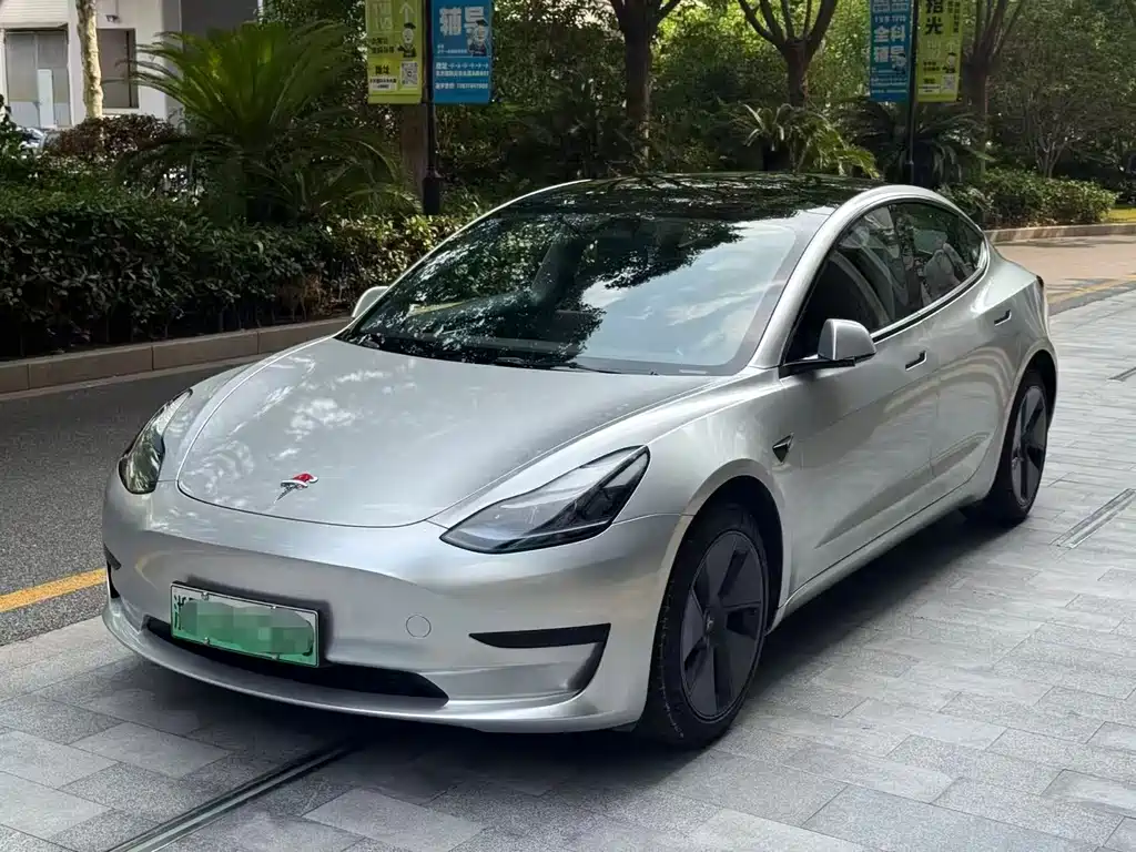Tesla Model 3 2023 — фото 1