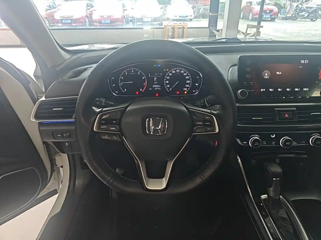 Honda Inspire 2020 — фото 11