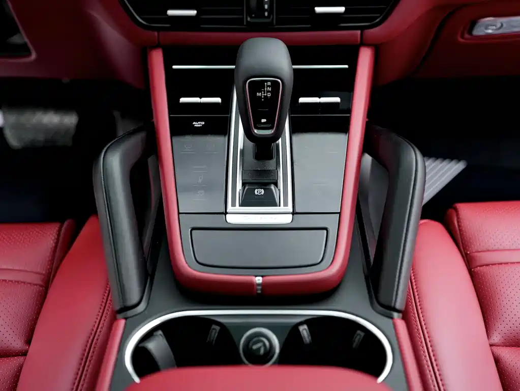 Porsche Cayenne 2017 — фото 17