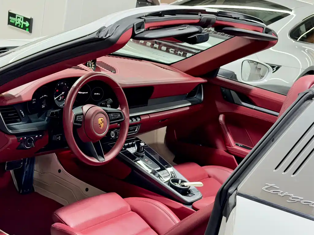 Porsche 911 2022 — фото 10