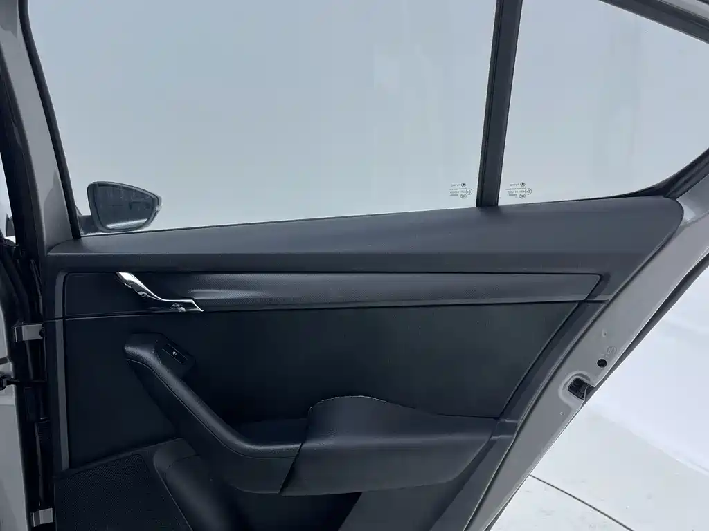 Skoda Octavia 2022 — фото 23