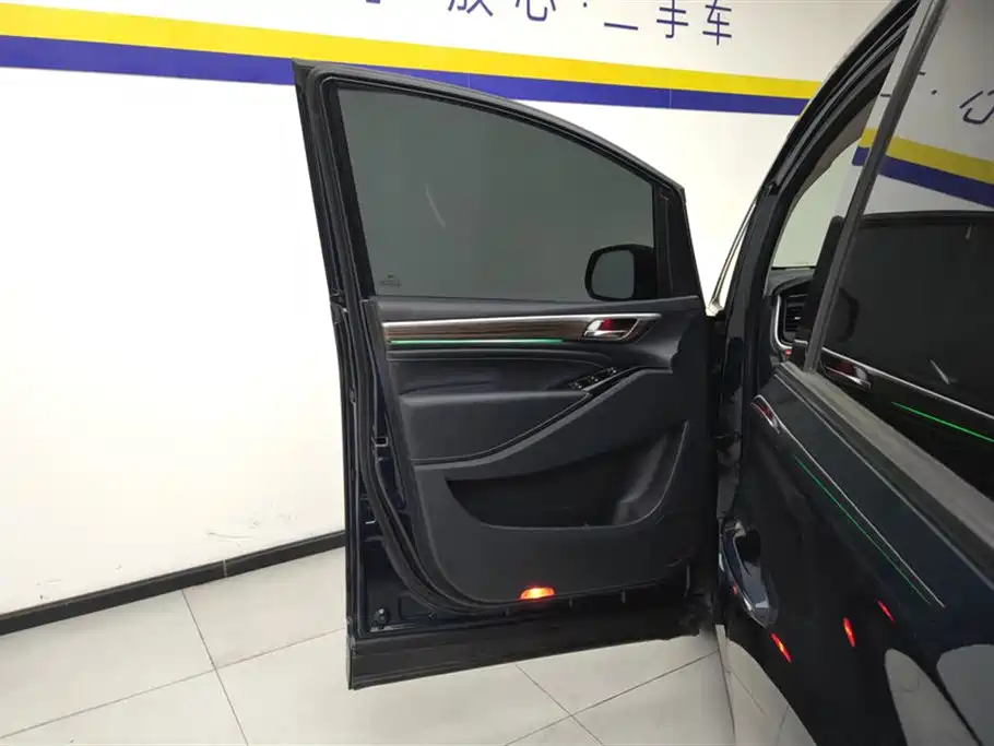 GAC Motor Trumpchi M8 2021 — фото 7