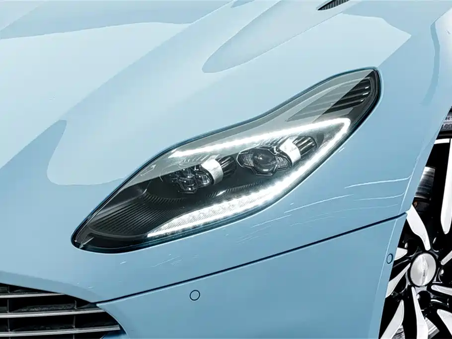 Aston Martin DB11 2019 — фото 4