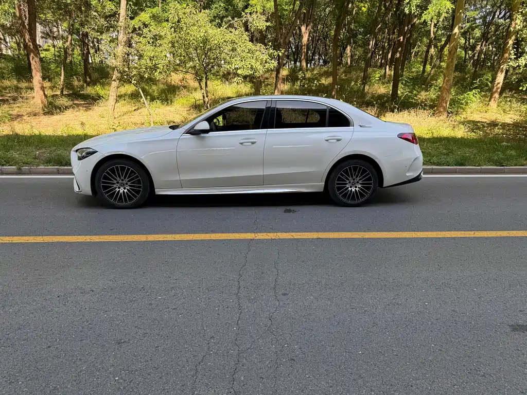 Mercedes-Benz C-Class 2023 — фото 4