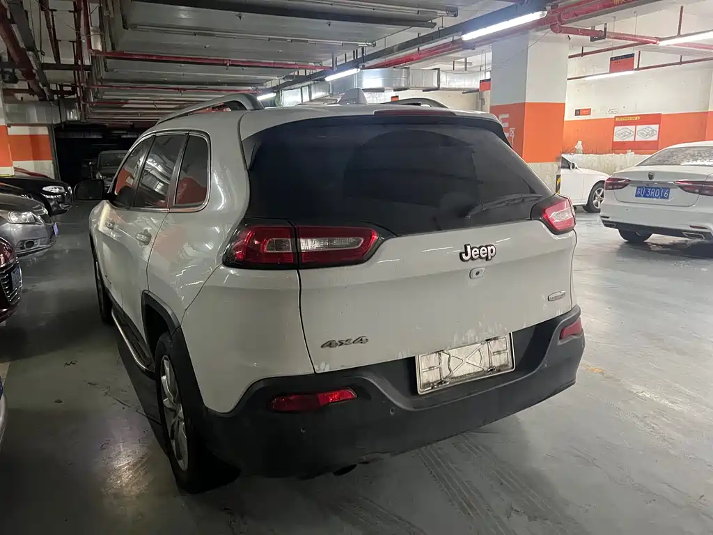 Jeep Cherokee 2015 — фото 4