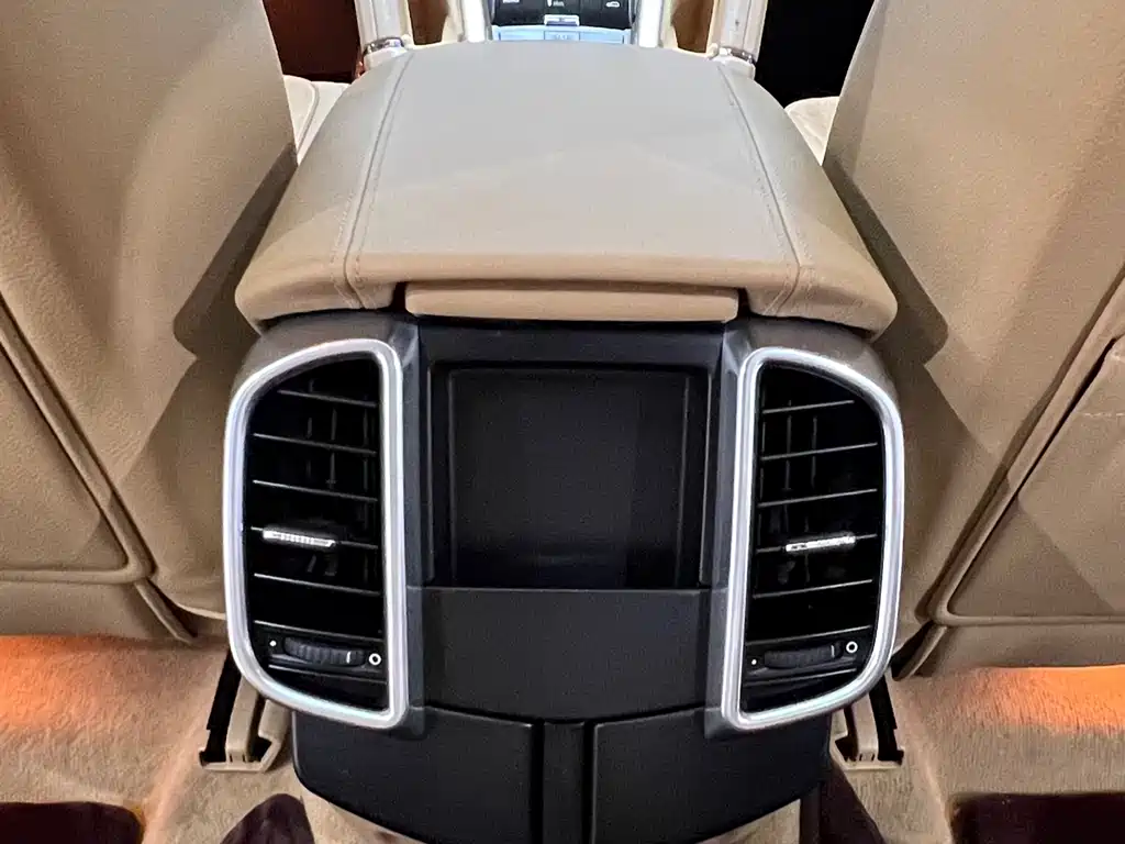 Porsche Cayenne 2015 — фото 18
