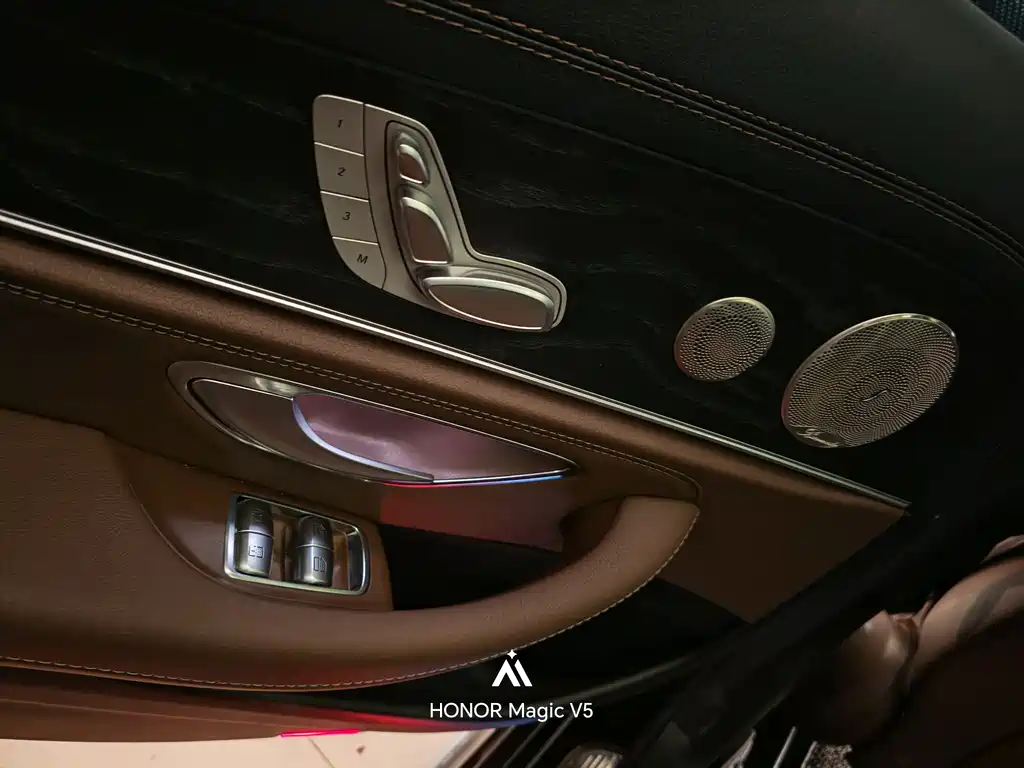 Mercedes-Benz E-Class 2023 — фото 15