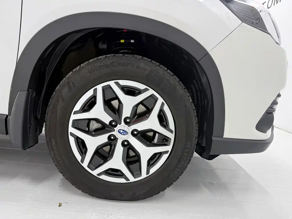 Subaru Forester 2022 — фото 23