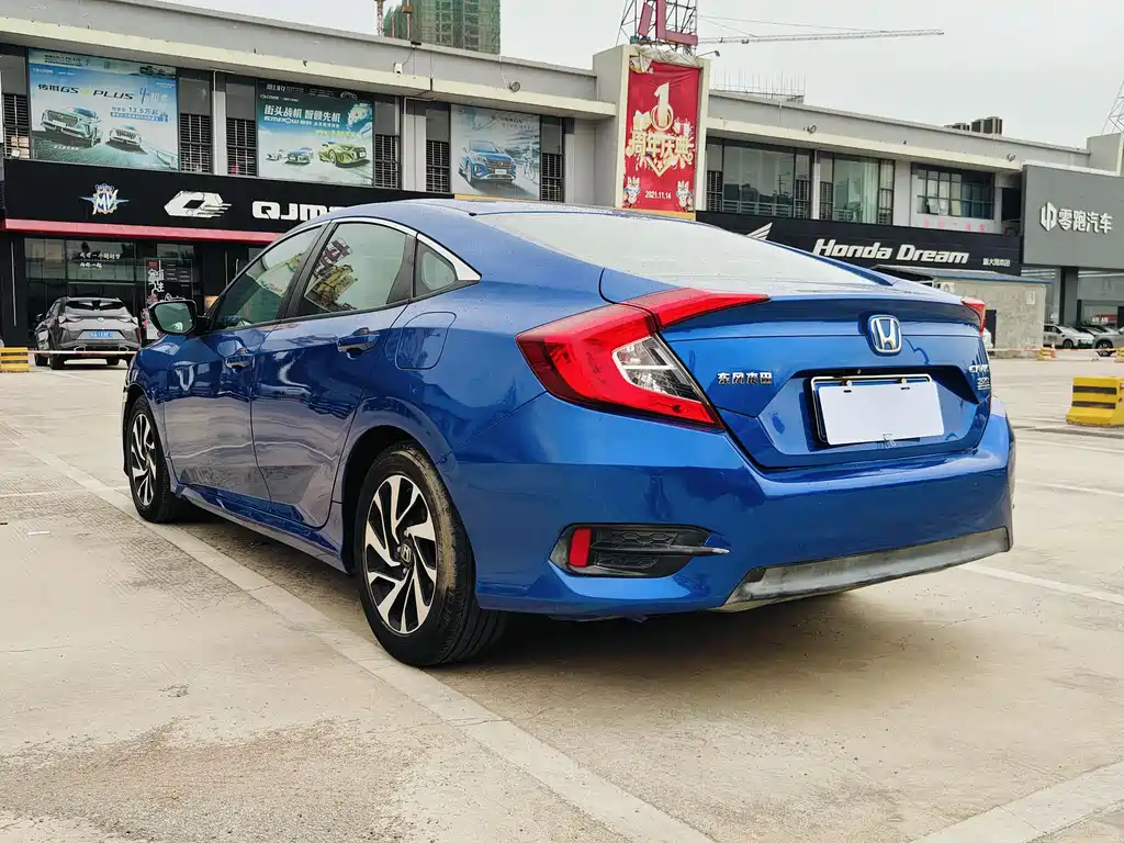Honda Civic 2018 — фото 9