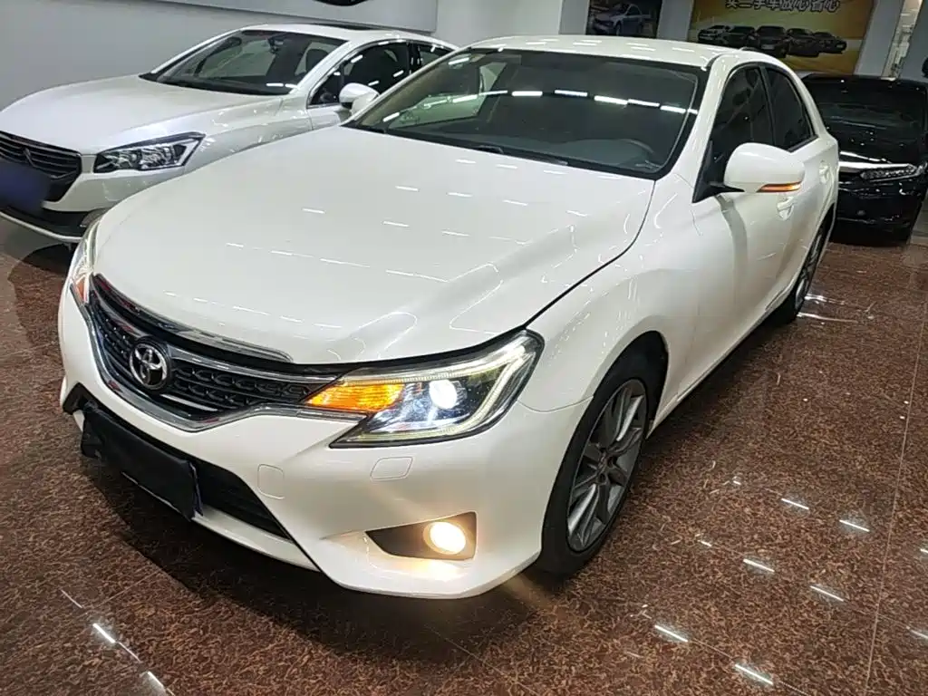 Toyota Reiz 2015