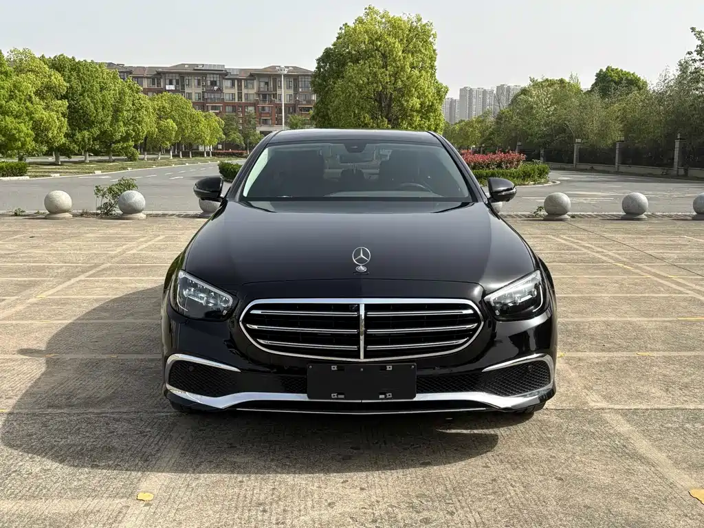Mercedes-Benz E-Class 2022