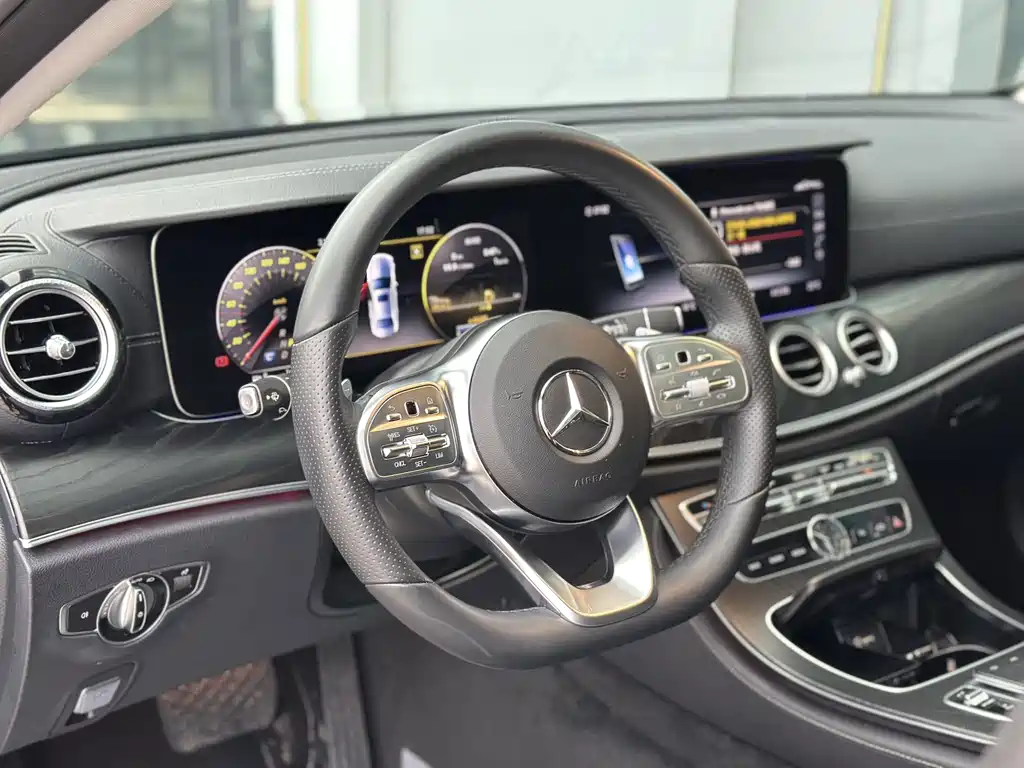 Mercedes-Benz E-Class 2019 — фото 9