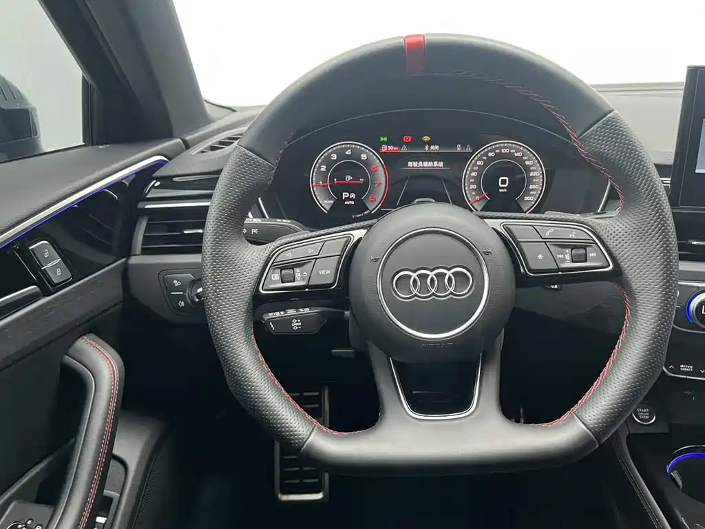 Audi A4L 2025 — фото 12