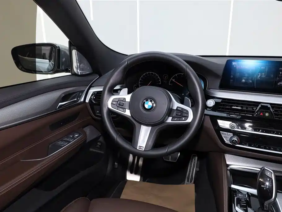 BMW 6 Series GT 2019 — фото 30