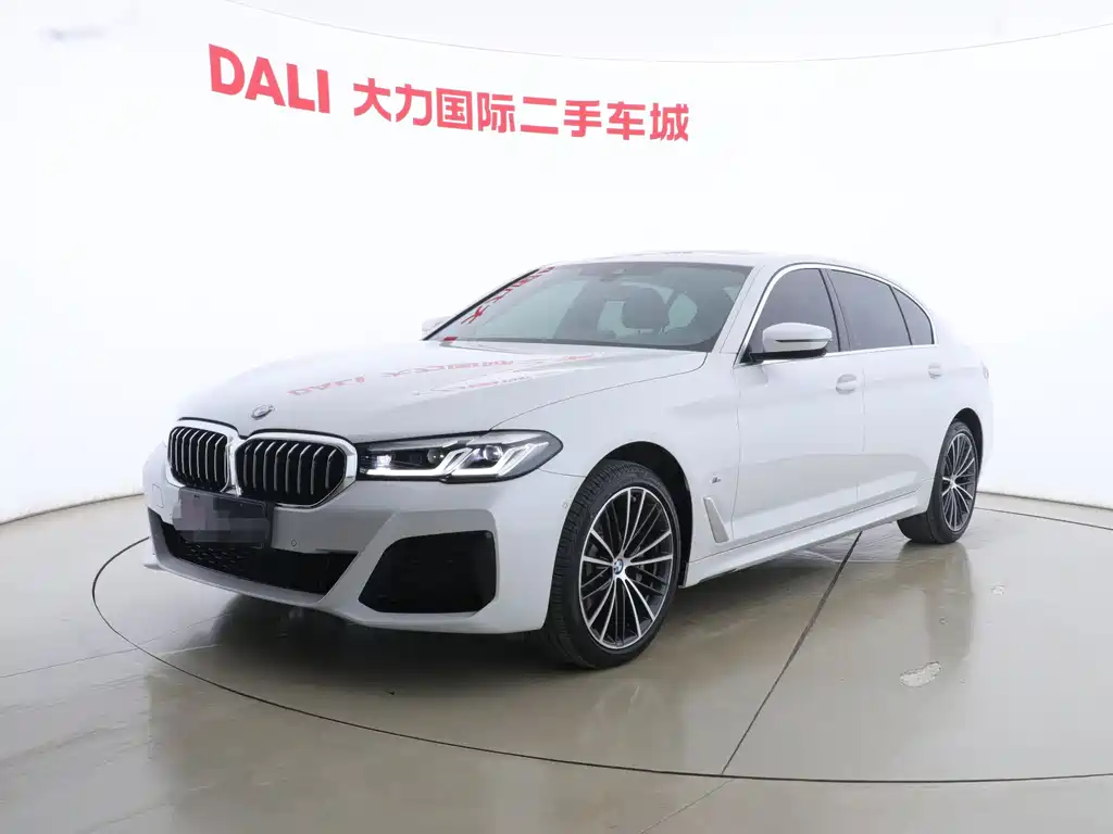 BMW 5 Series 2024 — фото 1