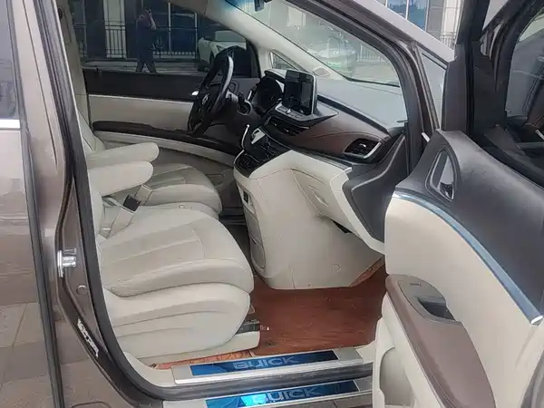 Buick GL8 2021