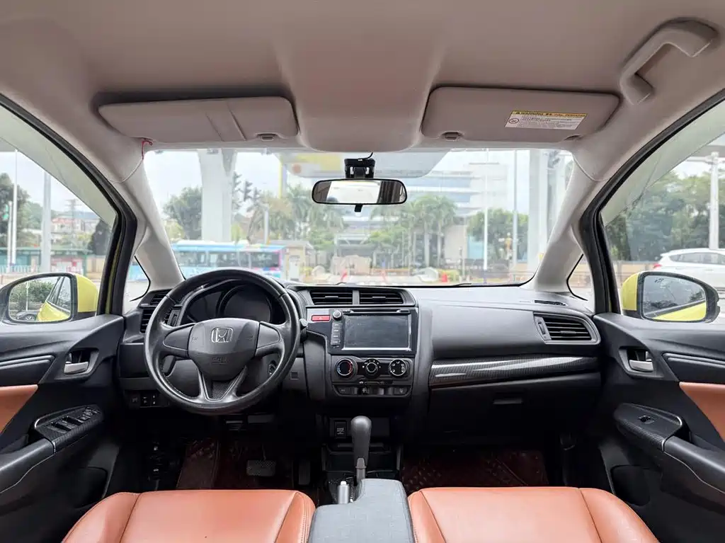 Honda Fit 2016 — фото 10