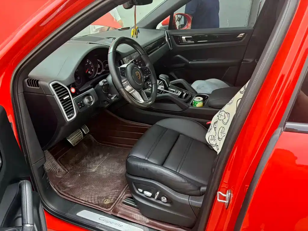 Porsche Cayenne 2021