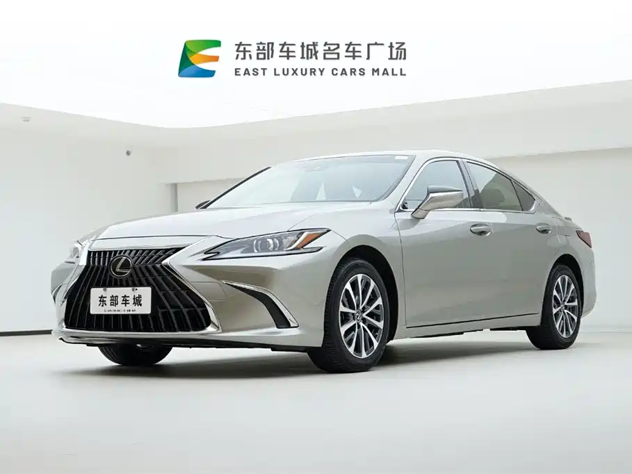 Lexus ES 2023 — фото 1