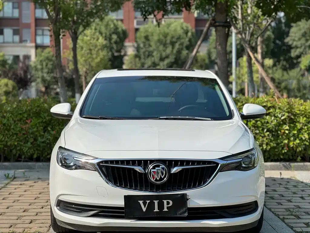 Buick Excelle 2018 — фото 2