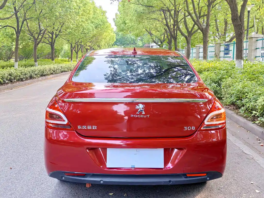 Peugeot 308 2014 — фото 17