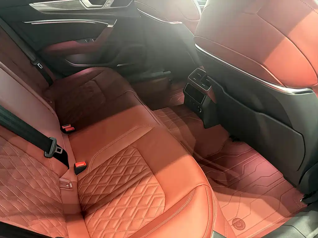 Audi A7L 2025 — фото 15