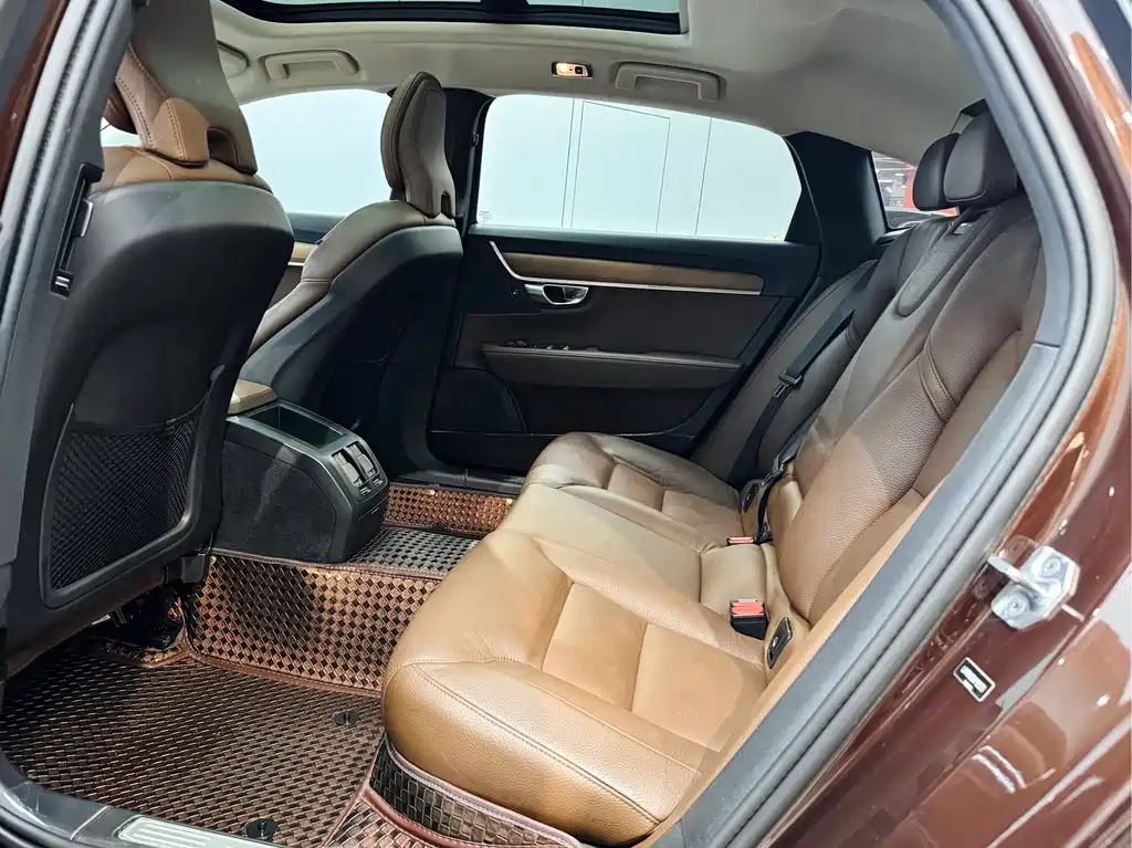 Volvo S90 2019 — фото 10