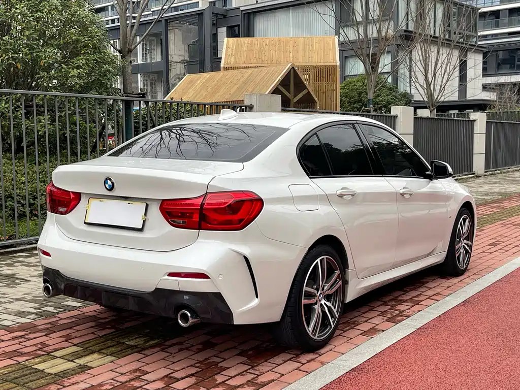 BMW 1 Series 2019 — фото 4