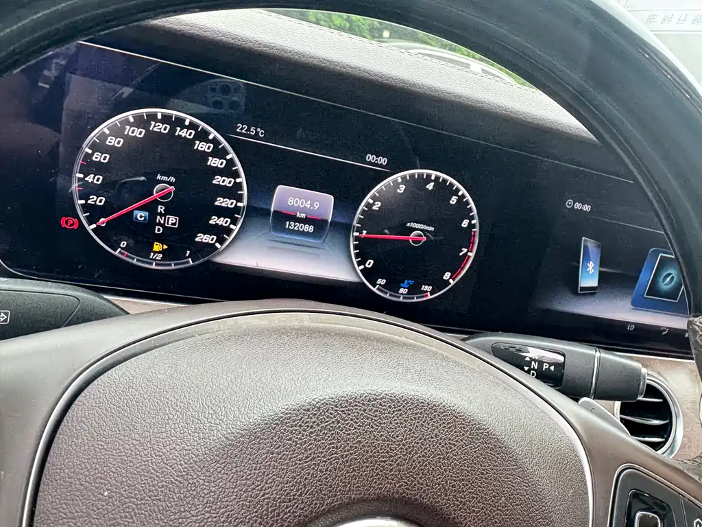 Mercedes-Benz E-Class 2018 — фото 13