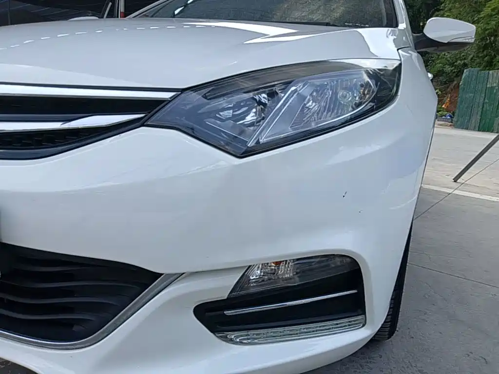Changan Eado XT 2017 — фото 24