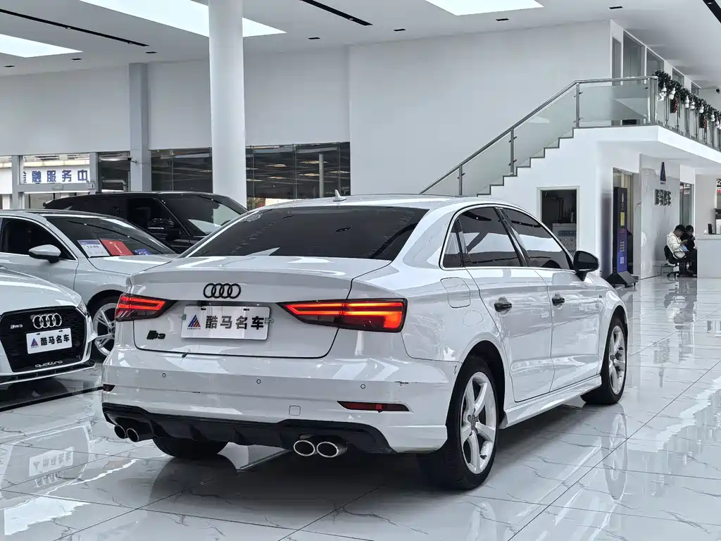 Audi A3 2018 — фото 13