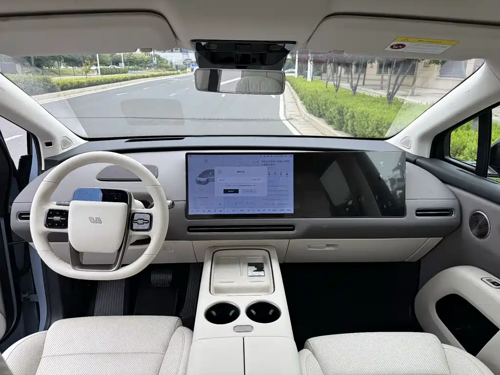 Li Auto i8 2025 — фото 12