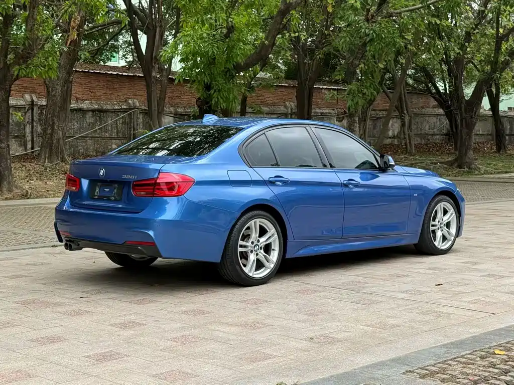 BMW 3 Series 2017 — фото 9