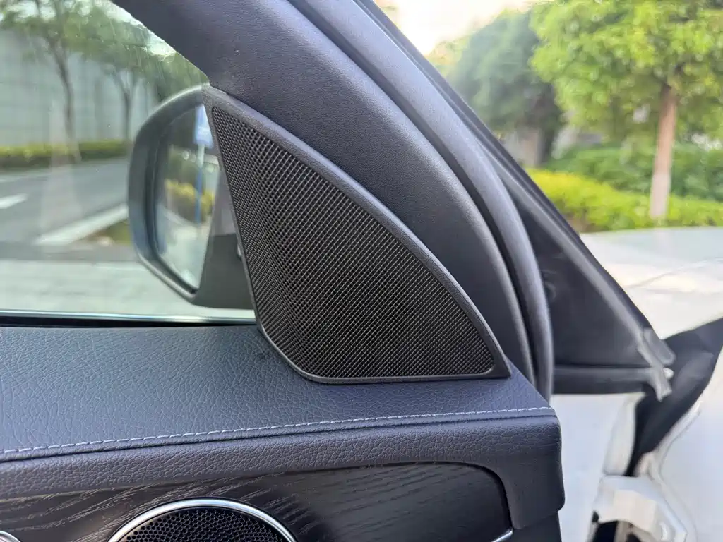 Mercedes-Benz C-Class 2019 — фото 19