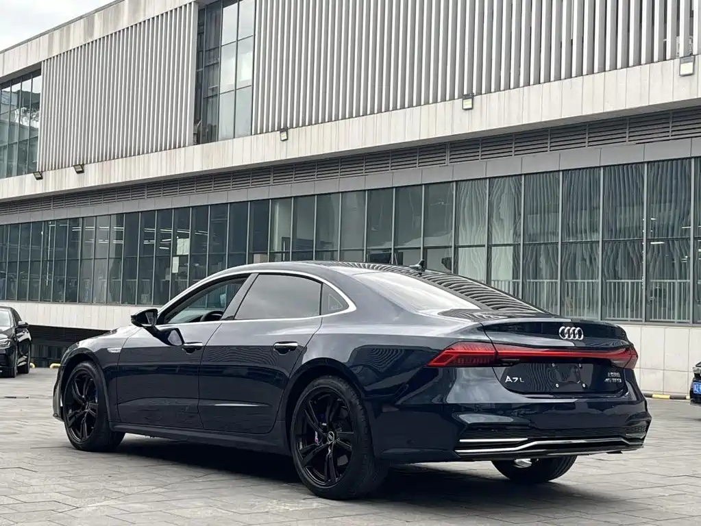 Audi A7L 2022 — фото 12