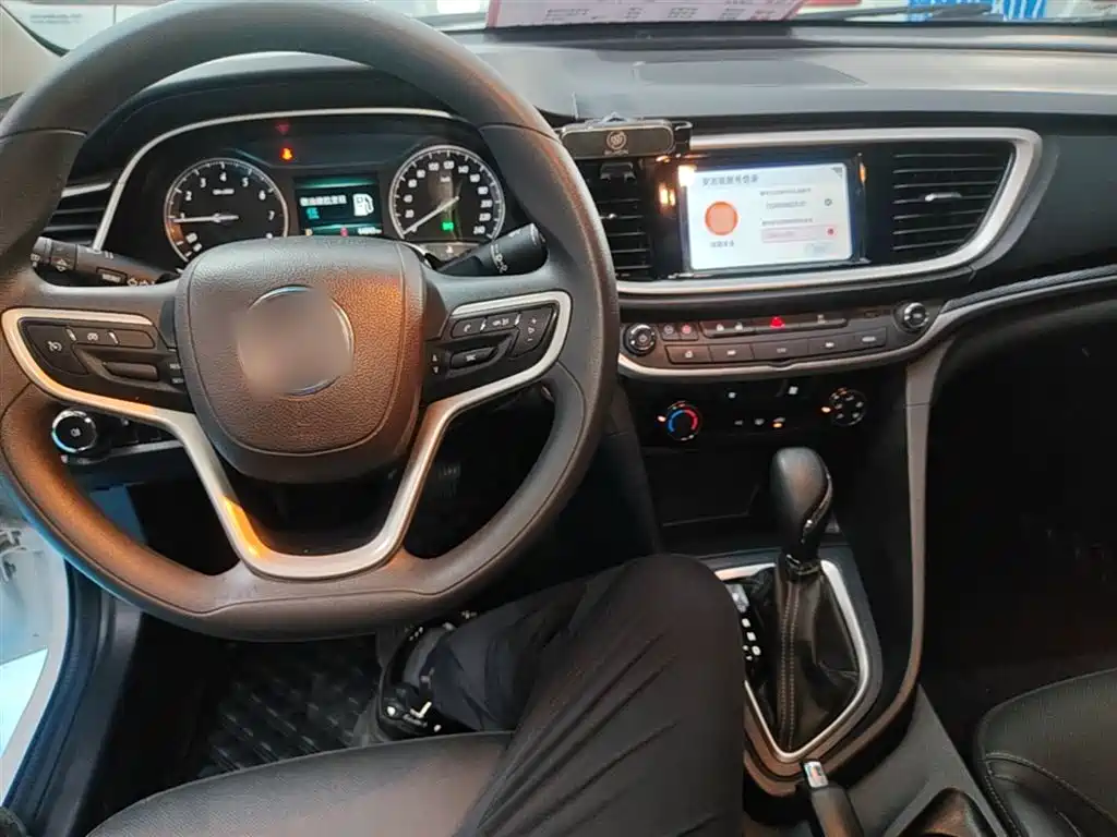 Buick Excelle 2021 — фото 10