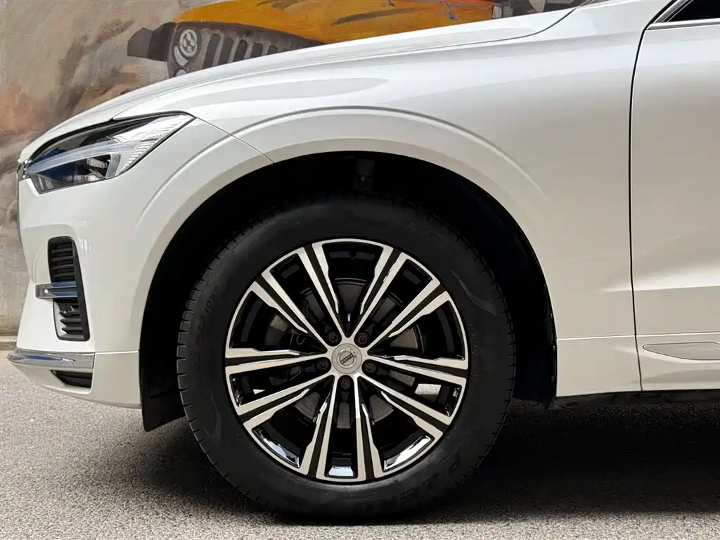 Volvo XC60 2021 — фото 6