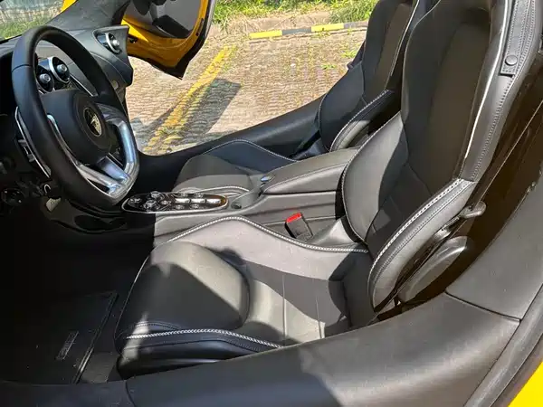 McLaren GT 2023