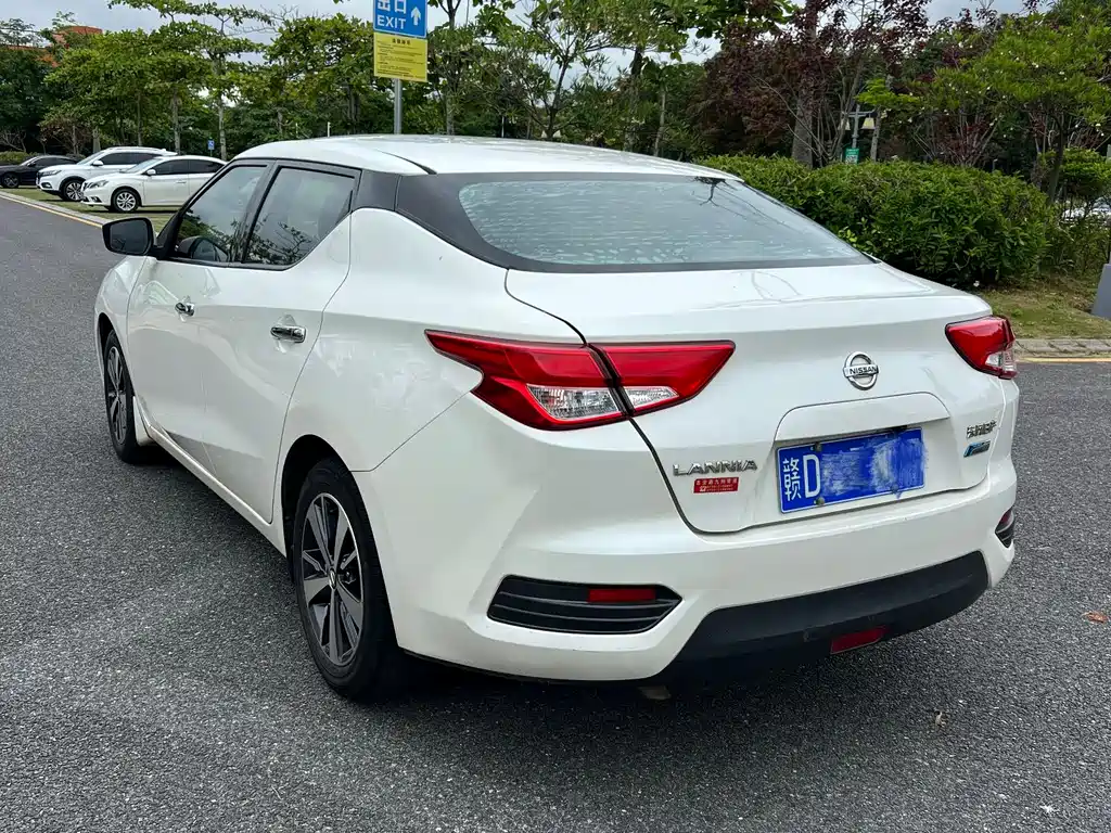 Nissan Bluebird 2020