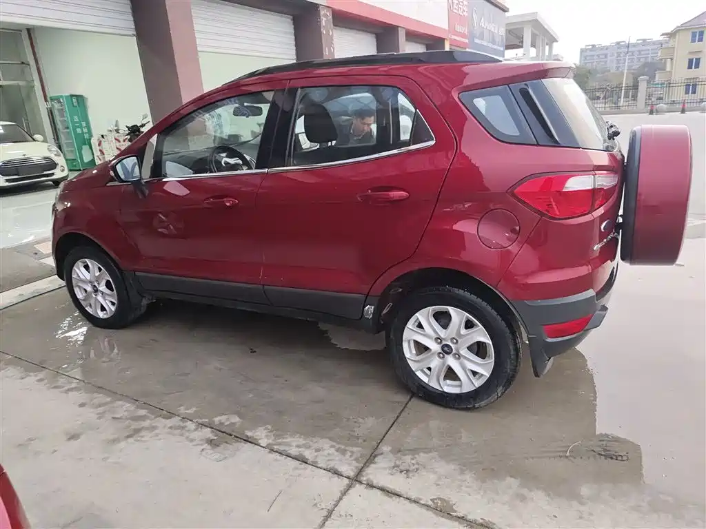Ford Ecosport 2016 — фото 21