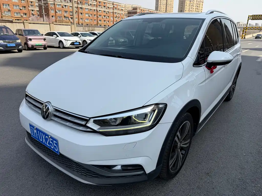 Volkswagen Touran 2018 — фото 2
