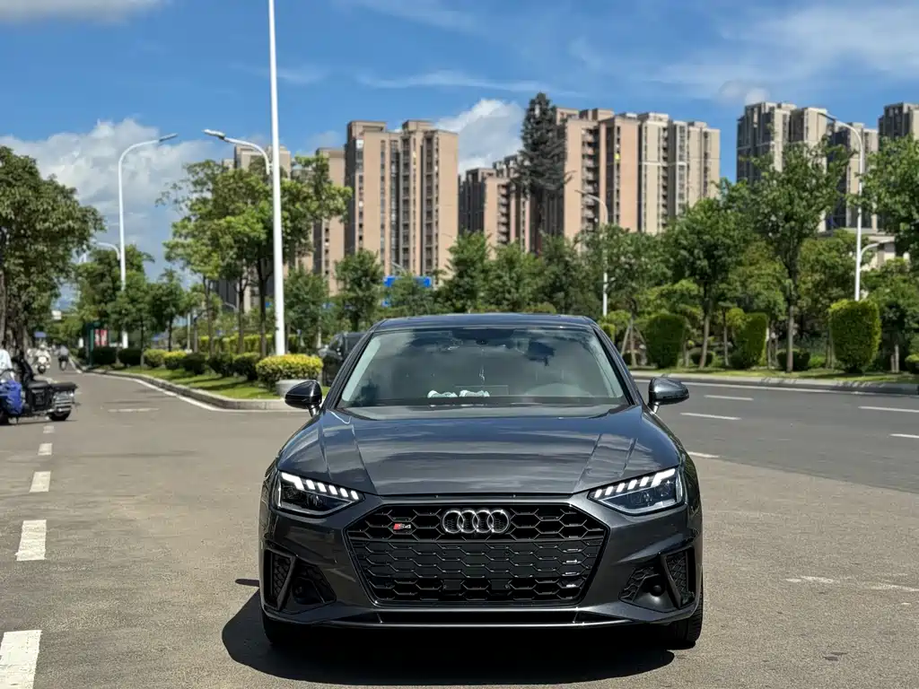 Audi A4L 2020