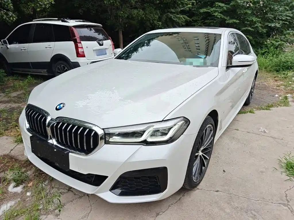 BMW 5 Series 2023 — фото 1