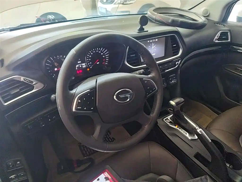 GAC Motor Trumpchi GS4 2015 — фото 11