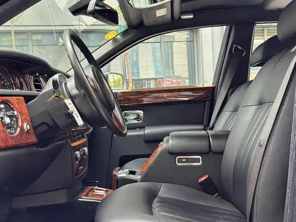 Rolls-Royce Phantom 2004