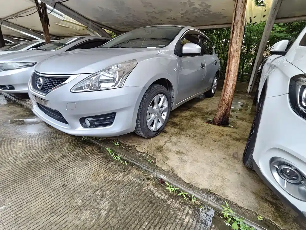 Nissan Tiida 2014