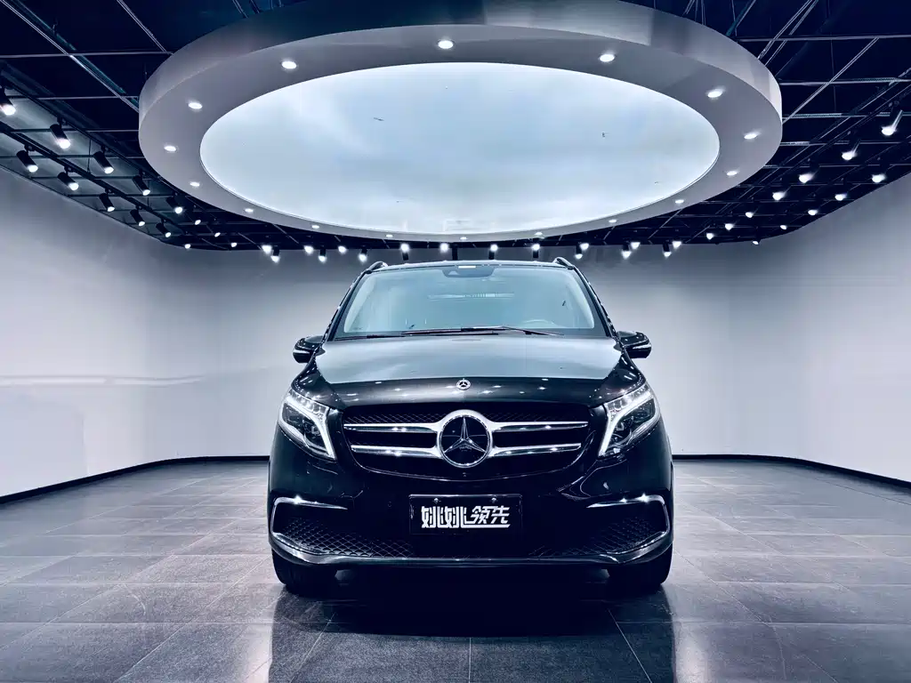 Mercedes-Benz V-Class 2022 — фото 2