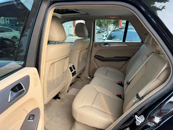 Mercedes-Benz M-Class 2015