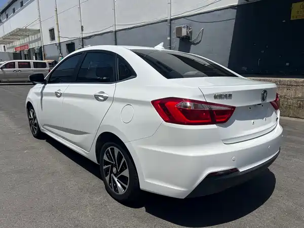 Changan Yuexiang V7 2015