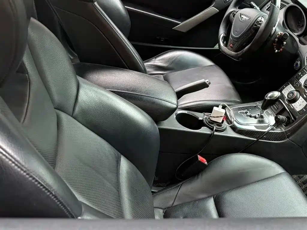 Hyundai Genesis Coupe 2010 — фото 7